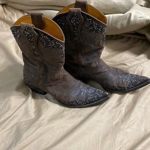 old gringo boots they come up half way to knees there used but in good shape